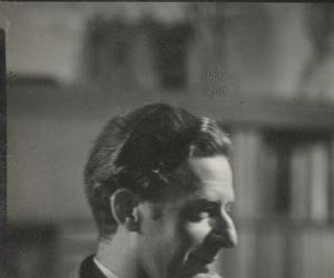 black and white photograph of Edward McKnight Kauffer